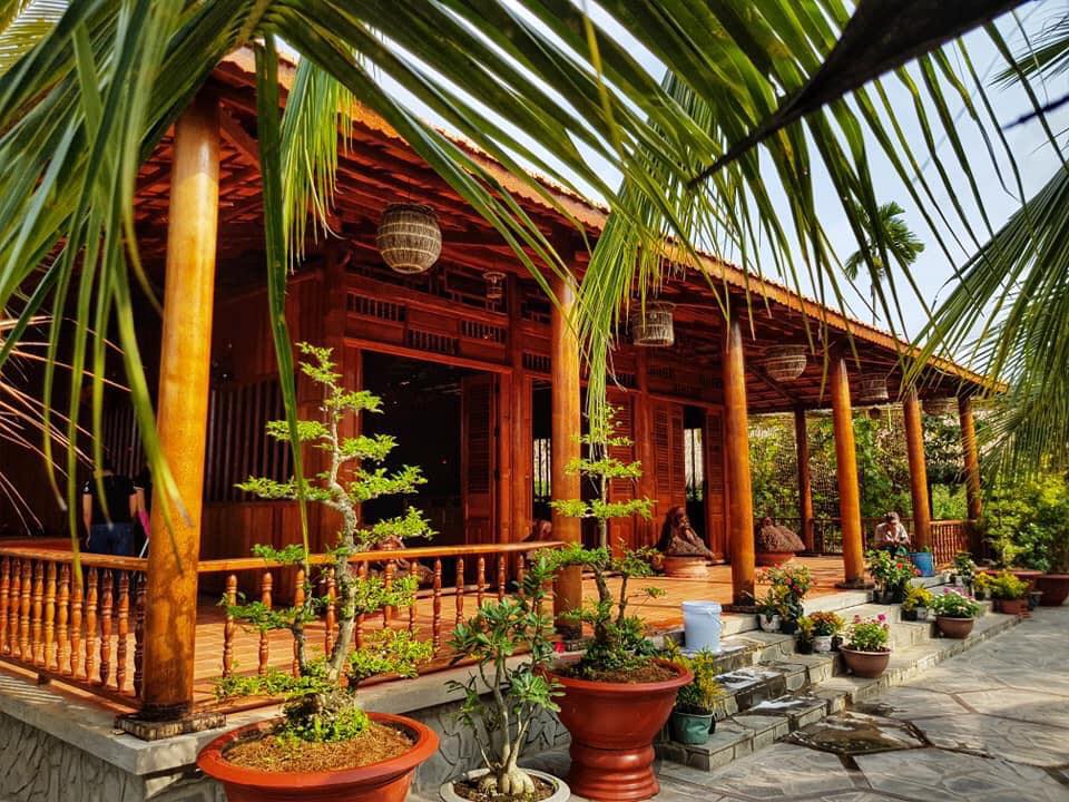 Ngắm ngôi nhà độc sắc từ cây dừa ở Vĩnh Long